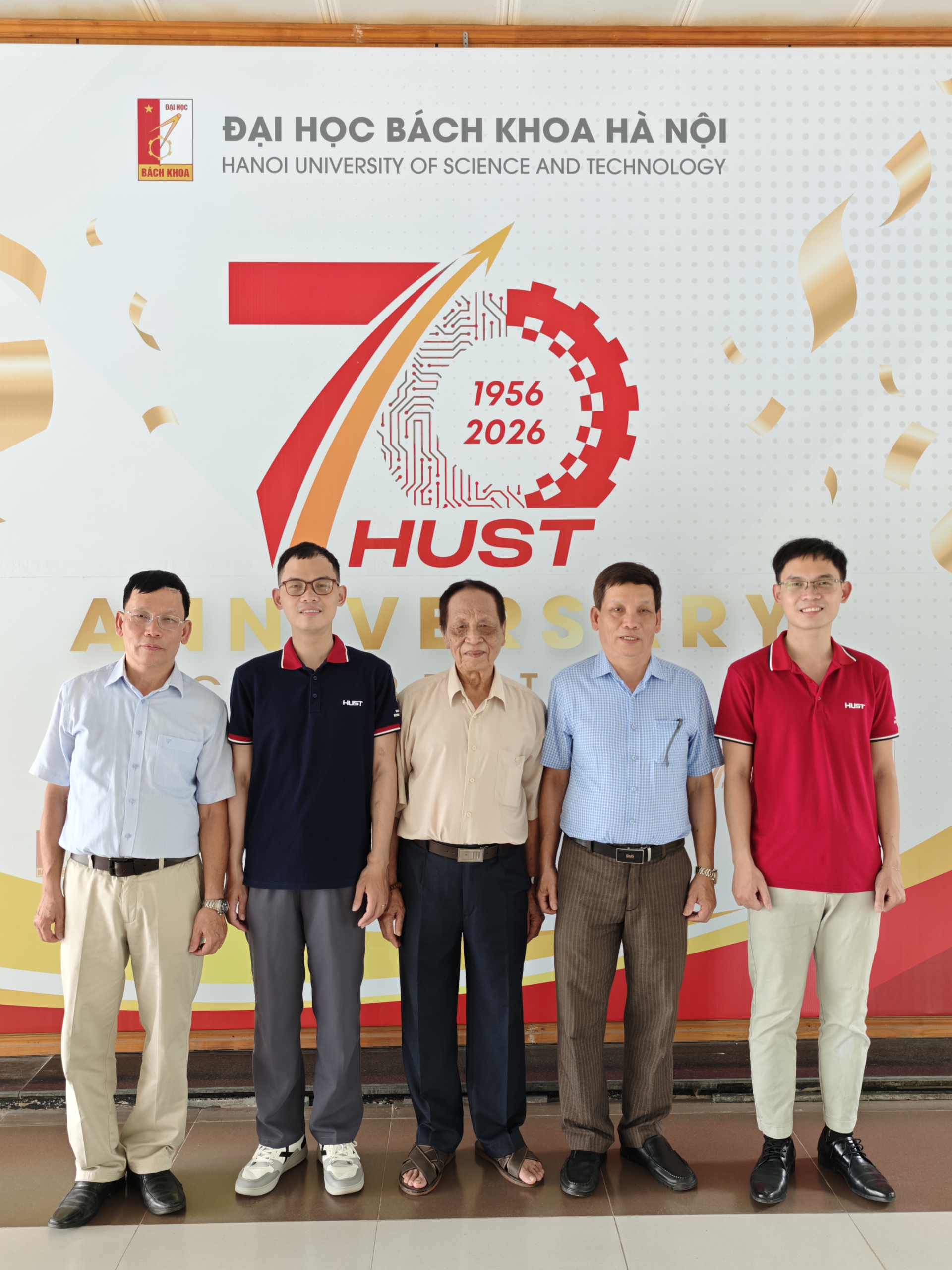 “DNA Bách khoa” và “gen Toán học” được nhiều thế hệ trong gia đình anh Việt truyền thừa 