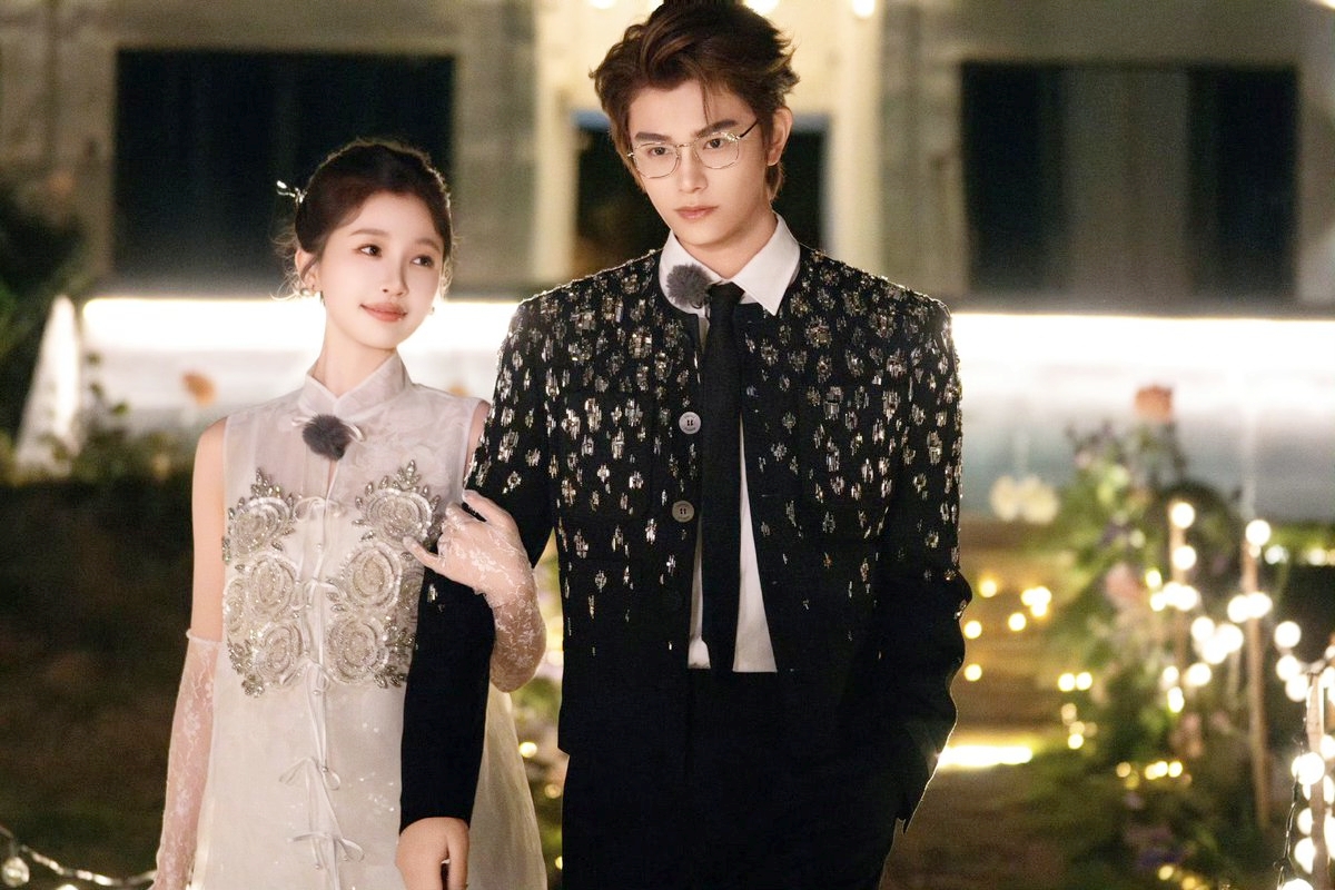 Đinh Vũ Hề cũng bị cho là từng chơi xấu Ngu Thư Hân