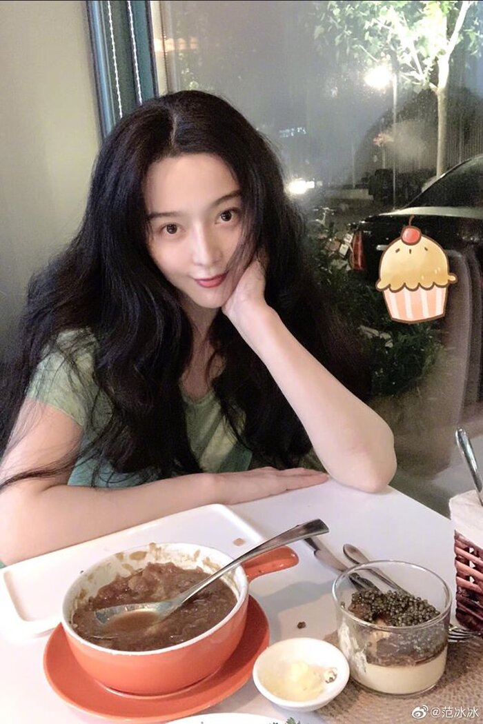 Làn da Phạm Băng Băng đẹp như 1 kiệt tác, khó tin cô đã 45 tuổi