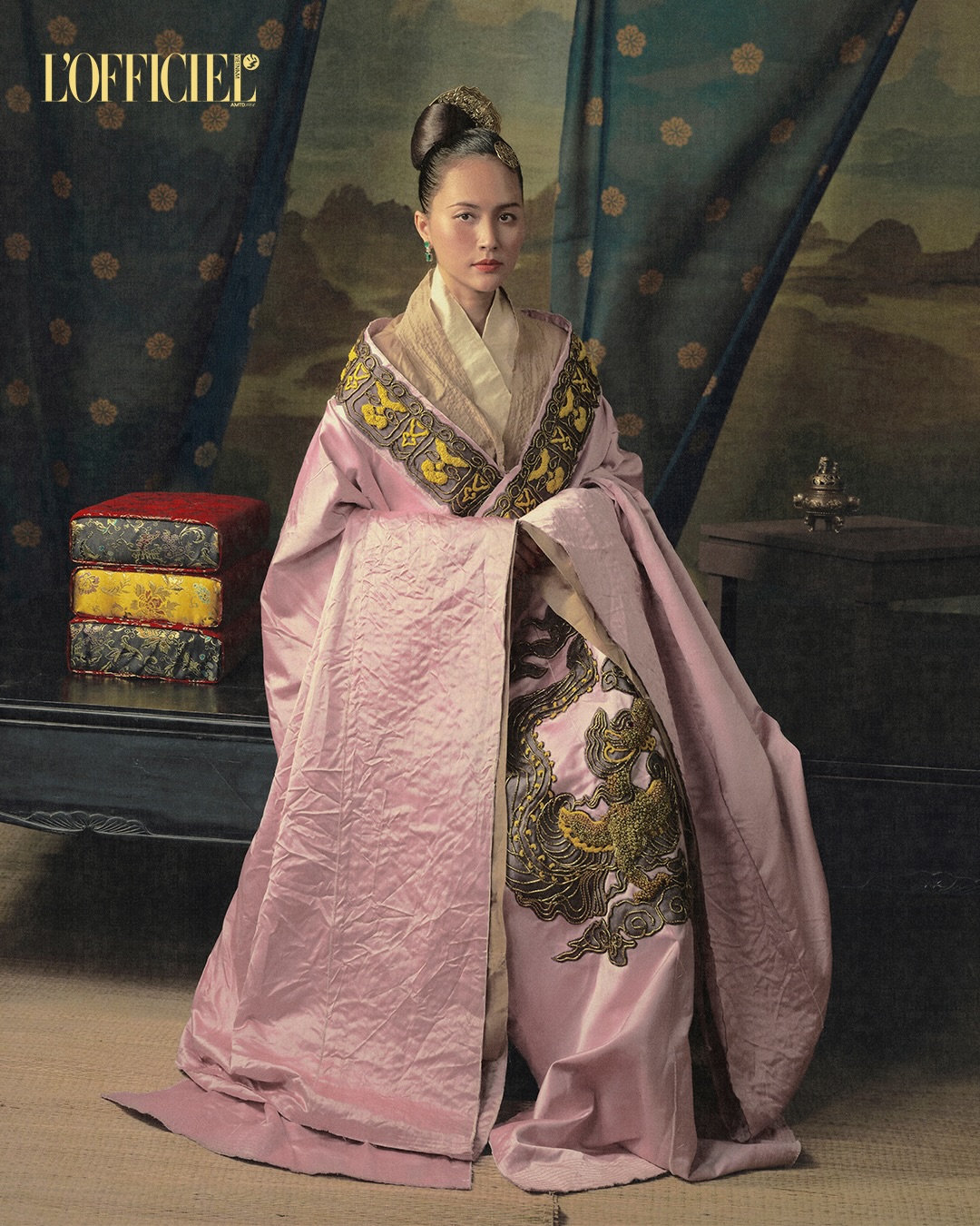 Tạo hình được nghiên cứu kỹ lưỡng từ lịch sử, kết hợp với sự sáng tạo nghệ thuật thời trang, khiến khán giả vừa hiểu thêm về văn hóa truyền thống lại không cảm thấy trang phục quá nặng nề kém sắc