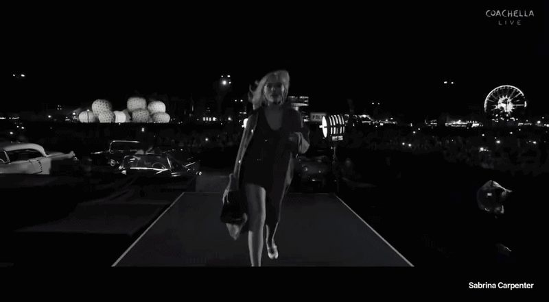 Sabrina đưa khán giả bước vào một không gian trắng đen như một bộ phim điện ảnh thế kỷ trước