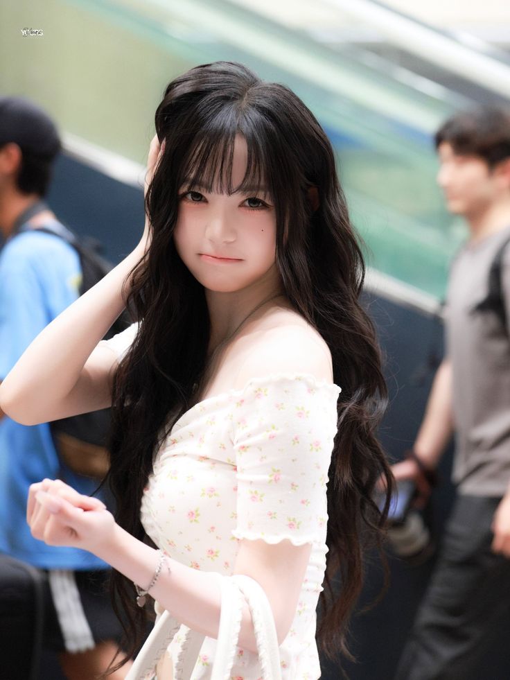 Vẻ đẹp đáng yêu, ngọt ngào của Chaewon. (Nguồn: Instagram)