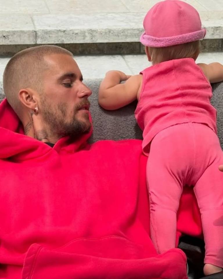 Sức hút thương mại của Justin Bieber cũng được khẳng định mạnh mẽ khi có thông tin anh nhận mức cát-xê lên tới khoảng 10 triệu USD cho hai đêm diễn tại Coachella