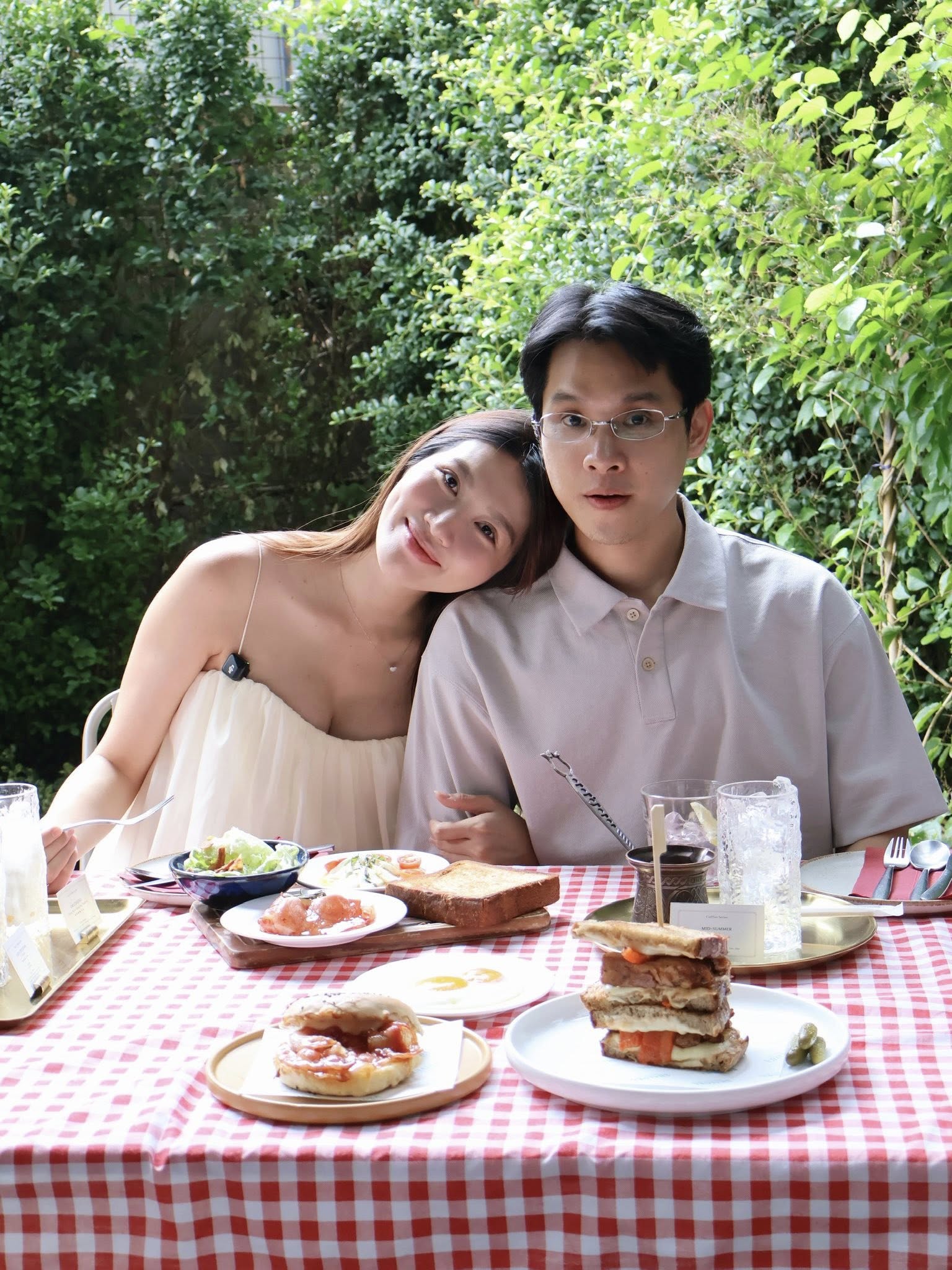 Bên cạnh những tranh cãi về việc đi làm sớm, nhiều người tôn trọng lựa chọn của mẹ bỉm Quỳnh Châu vì chính cô sẽ hiểu rõ tình trạng sức khoẻ của mình 