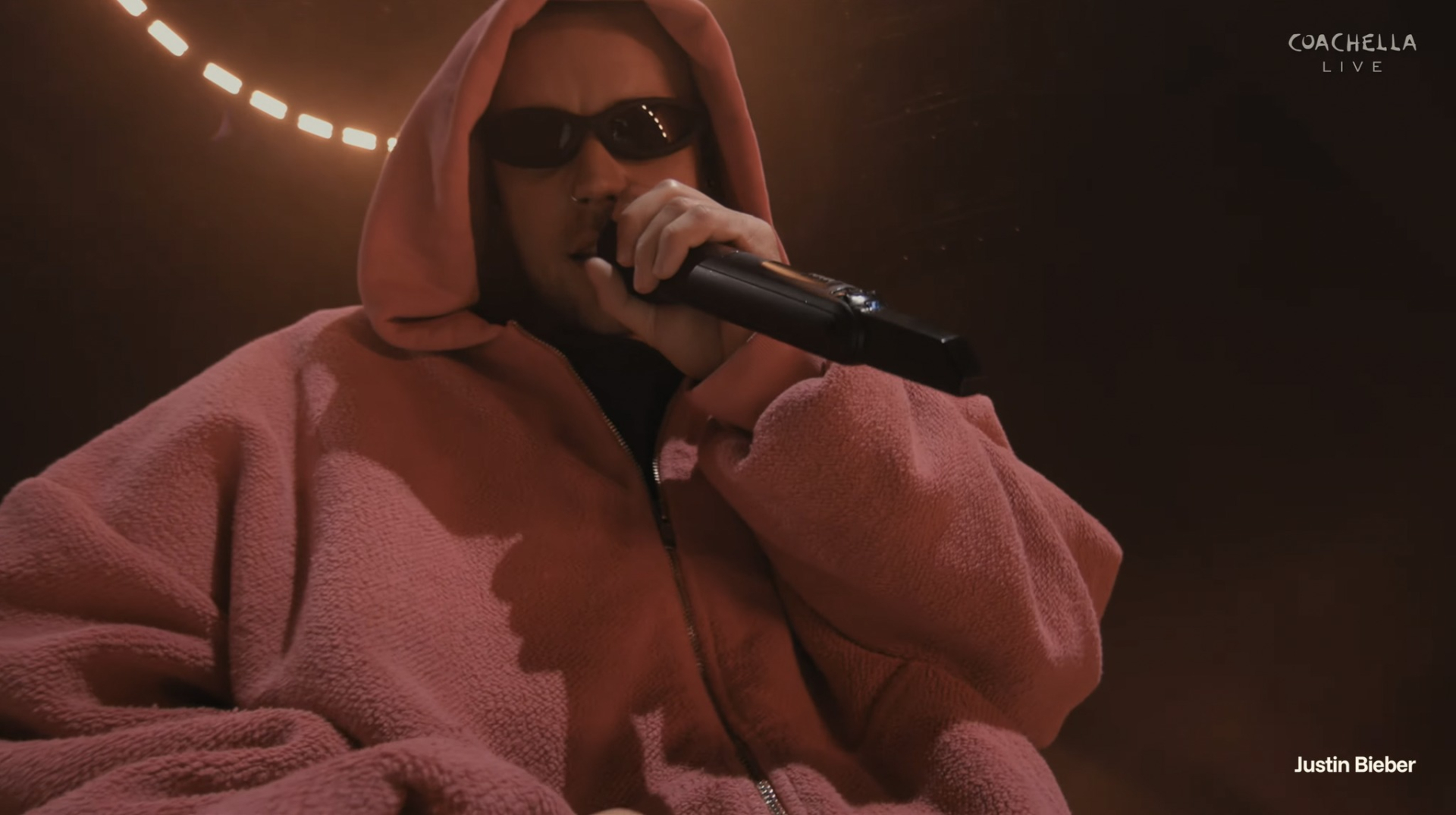 Sau hiệu ứng bùng nổ từ Coachella 2026, kỳ vọng dành cho Justin Bieber đang tăng cao