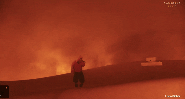 Cả triệu người hướng về Coachella 2026 xem Justin Bieber vừa nằm vừa hát, chưa một siêu sao nhạc pop nào 