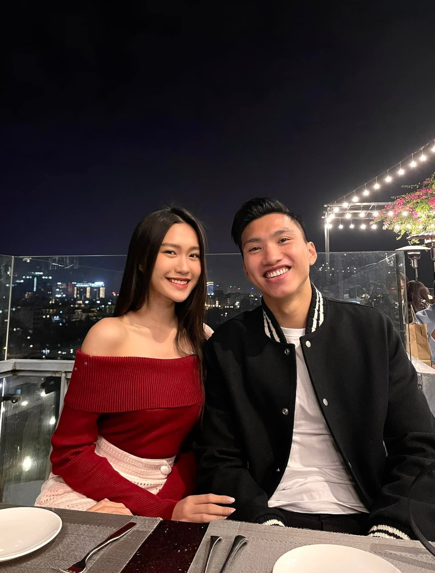 Sau 3 năm kết hôn, Đoàn Văn Hậu và Doãn Hải My đã là bố mẹ bỉm của 1 bé trai 