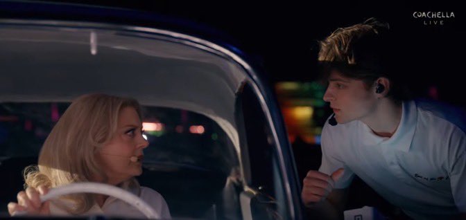 Mỹ nhân có sân khấu đỉnh nhất Coachella 2026 xin lỗi nhưng vẫn bị cả MXH “bàn tán” đến cùng