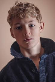 Tranh cãi Draco Malfoy ở Harry Potter bản mới: Nhà giàu mới nhú đòi làm quý tộc thượng đẳng, tuổi gì so với bản gốc