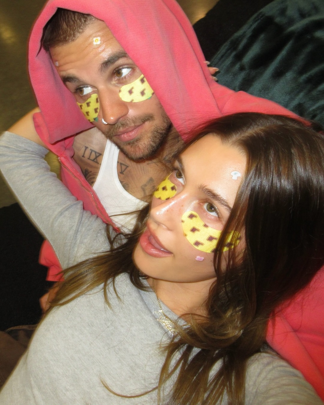 Justin Bieber chẳng thiết tha gì ăn mặc, đến quần tụt cũng chẳng còn để xem