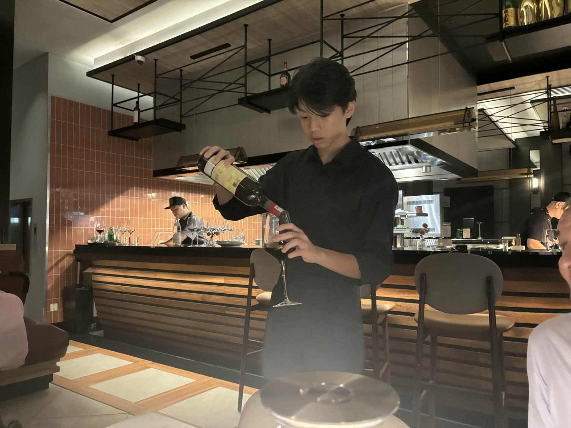 Dù ở vị trí nào thì Subeo vô cùng tập trung cho công việc