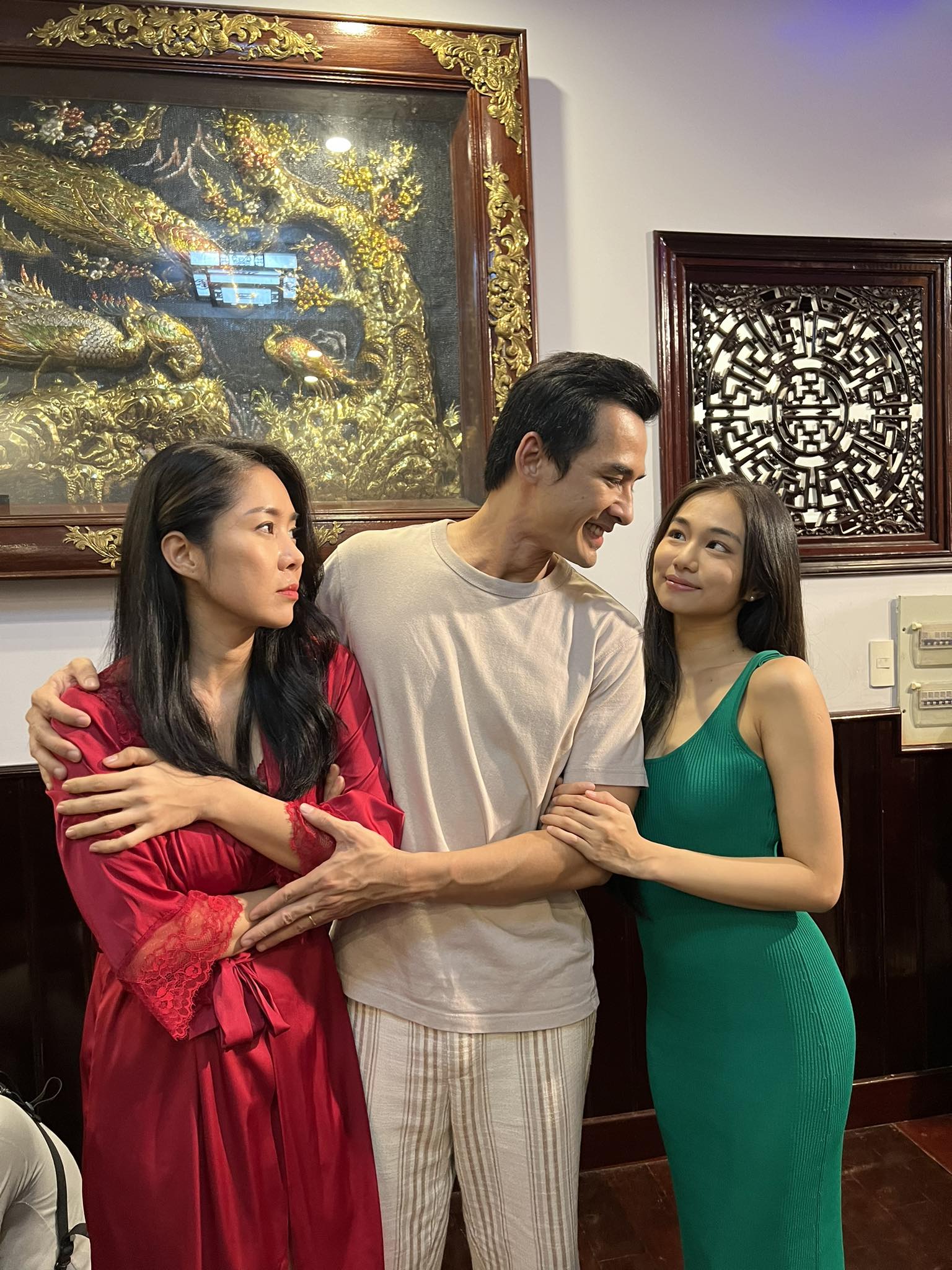 Ngân Hoà liên tục chia sẻ những tình tiết liên quan đến phim đang tham gia 