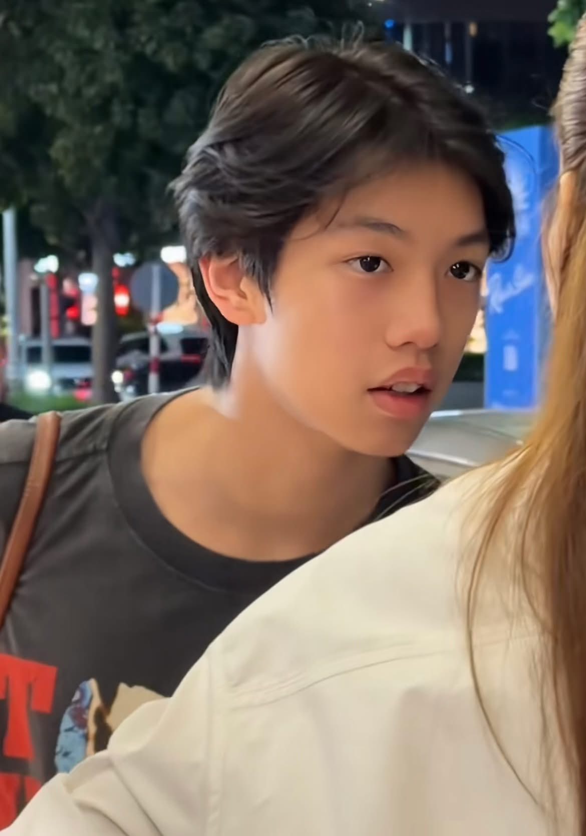 Ở tuổi 16, Subeo gây bão cõi mạng với gương mặt mộc sáng trưng