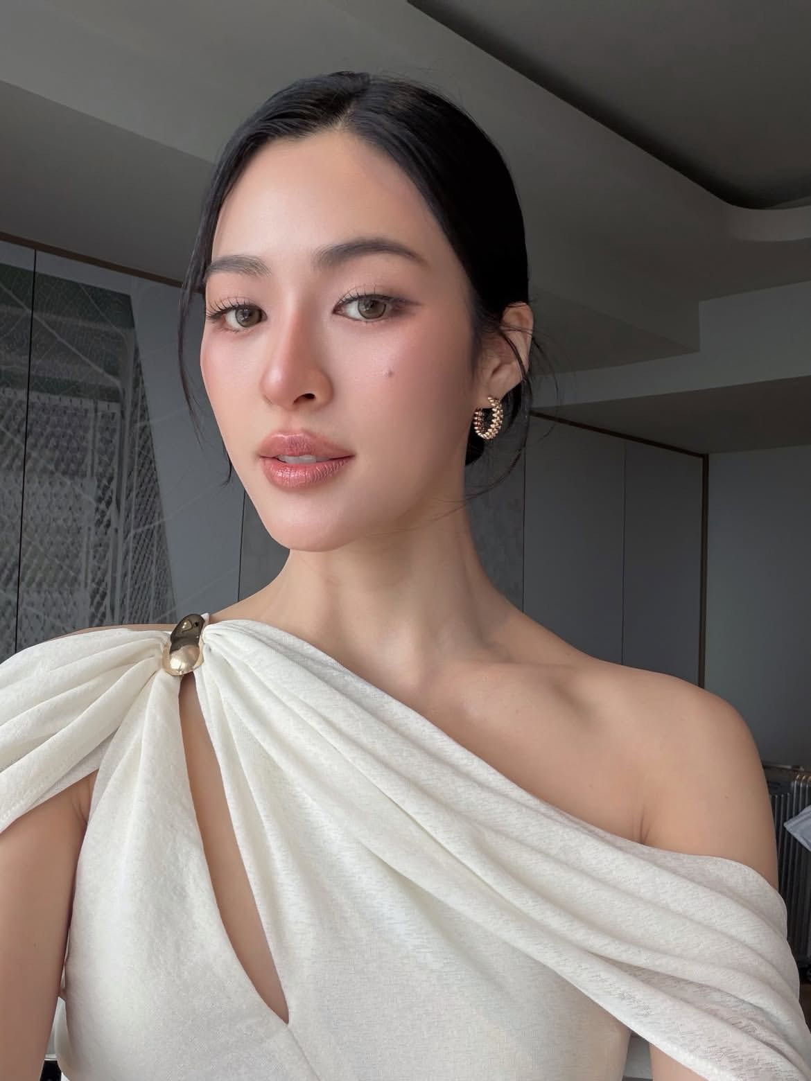 Nữ thần Songkran gây sốt xứ Chùa Vàng: Mặt xinh dáng xịn ăn mặc đẹp đỉnh, không tin cô ấy ở ngưỡng U35