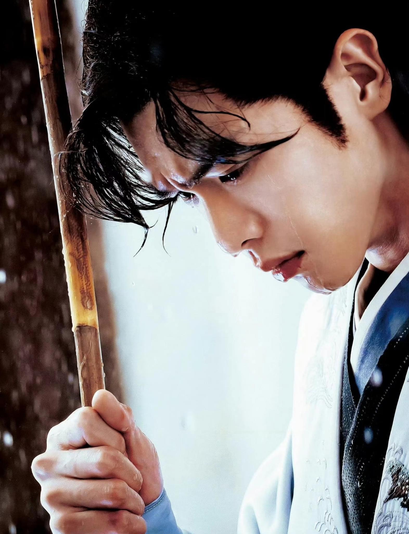 Trương Nhược Quân mặt đẹp, diễn hay và có mặt chọn kịch bản rất tốt.