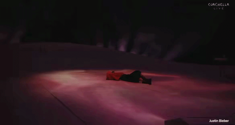 Tranh cãi căng nhất Coachella hiện tại: Justin Bieber ngồi hát karaoke bỏ túi 263 tỷ, nghệ sĩ nữ phải cố gắng đến mức nào?