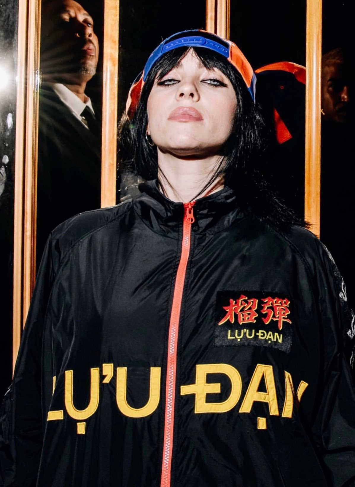 Billie Eilish và chiếc bomber tại Met Gala after party 2023.