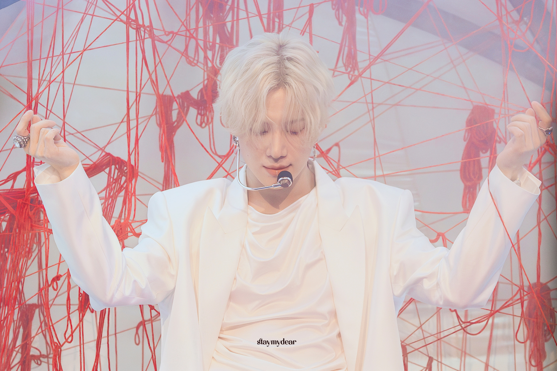 Taemin tỏa sáng trên sân khấu Coachella 2026. Ảnh: X