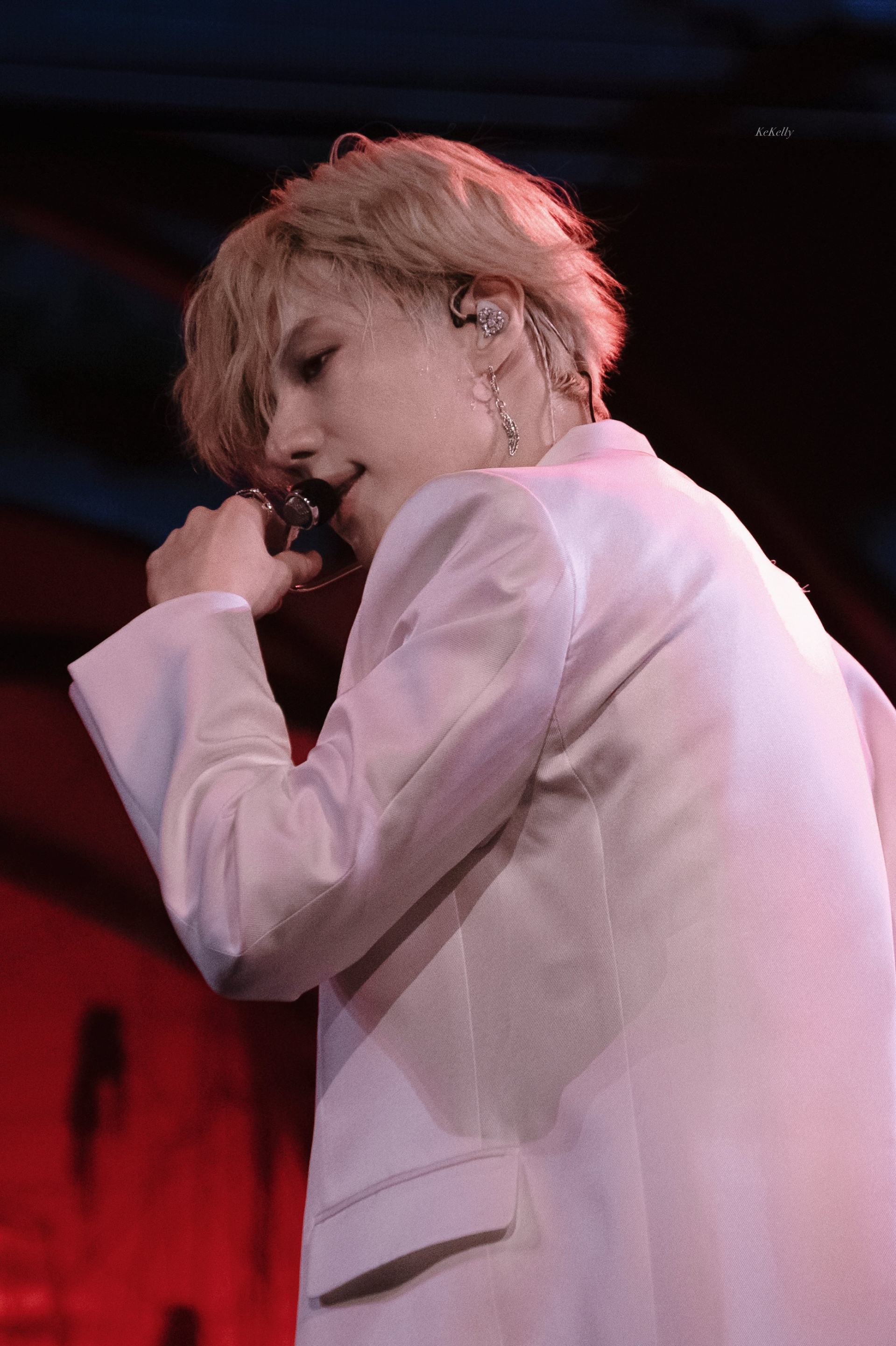 Tất cả những ồn ào dường như tan biến hoàn toàn khi Taemin đứng trên sân khấu Coachella. Ảnh: X