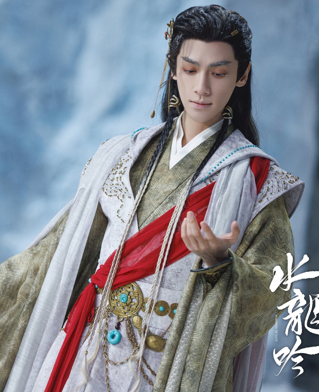 Khán giả cho rằng càng trang điểm đậm, khả năng diễn xuất của anh càng thụt lùi