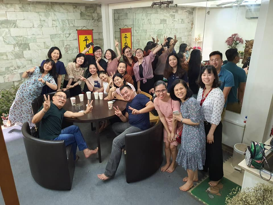 Đồng nghiệp cũ ở VTV đến thăm nhà nam MC