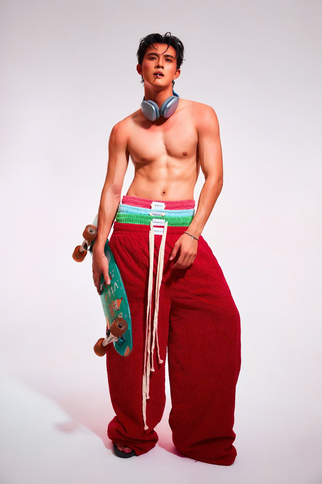   Ở đời thường, Ngọc Vàng ghi điểm bởi phong cách trẻ trung, năng động. Ảnh: FBNV  