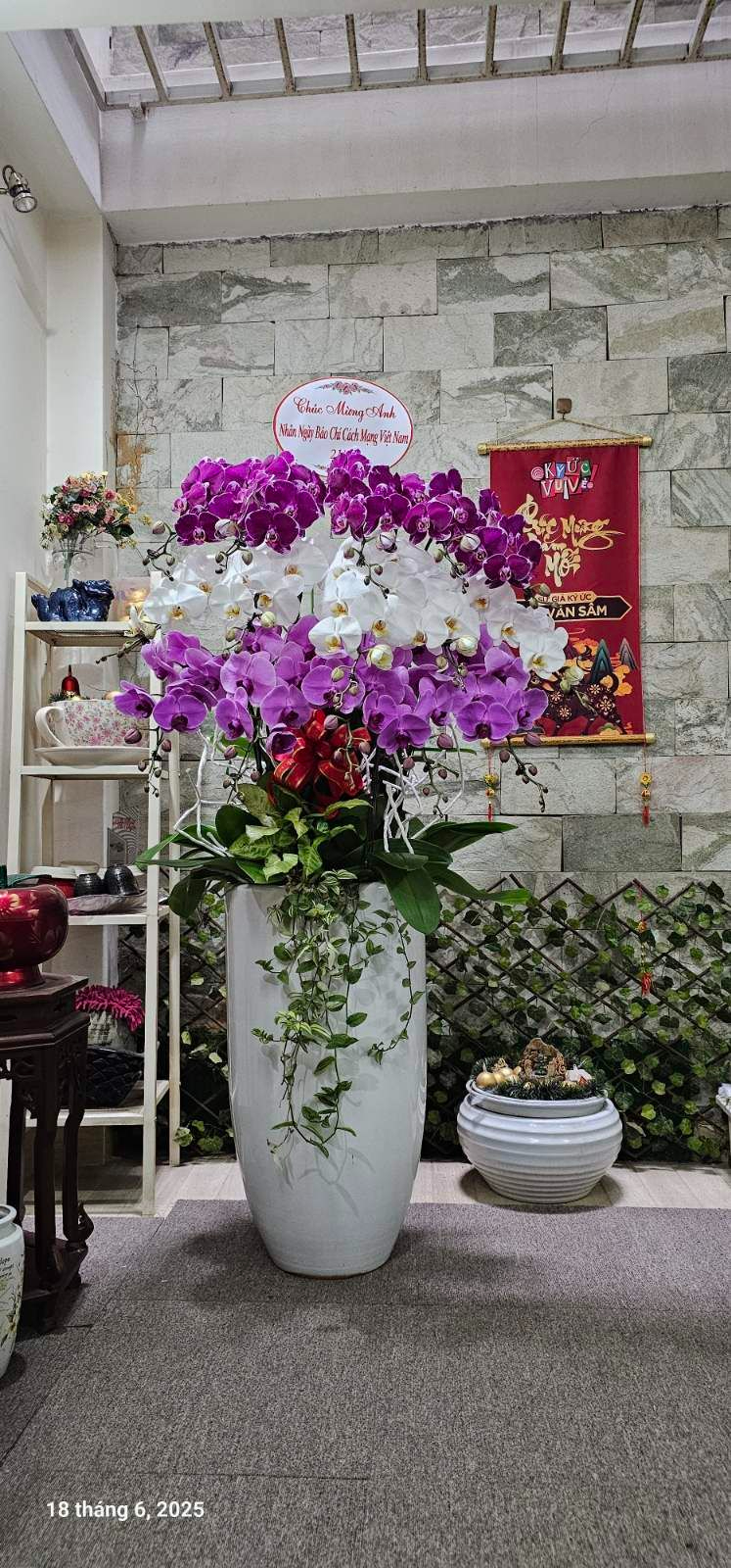 MC Lại Văn Sâm 11 năm ở rể mới có nhà riêng 40m2 ở Hà Nội, không gian bên trong khác xa tưởng tượng