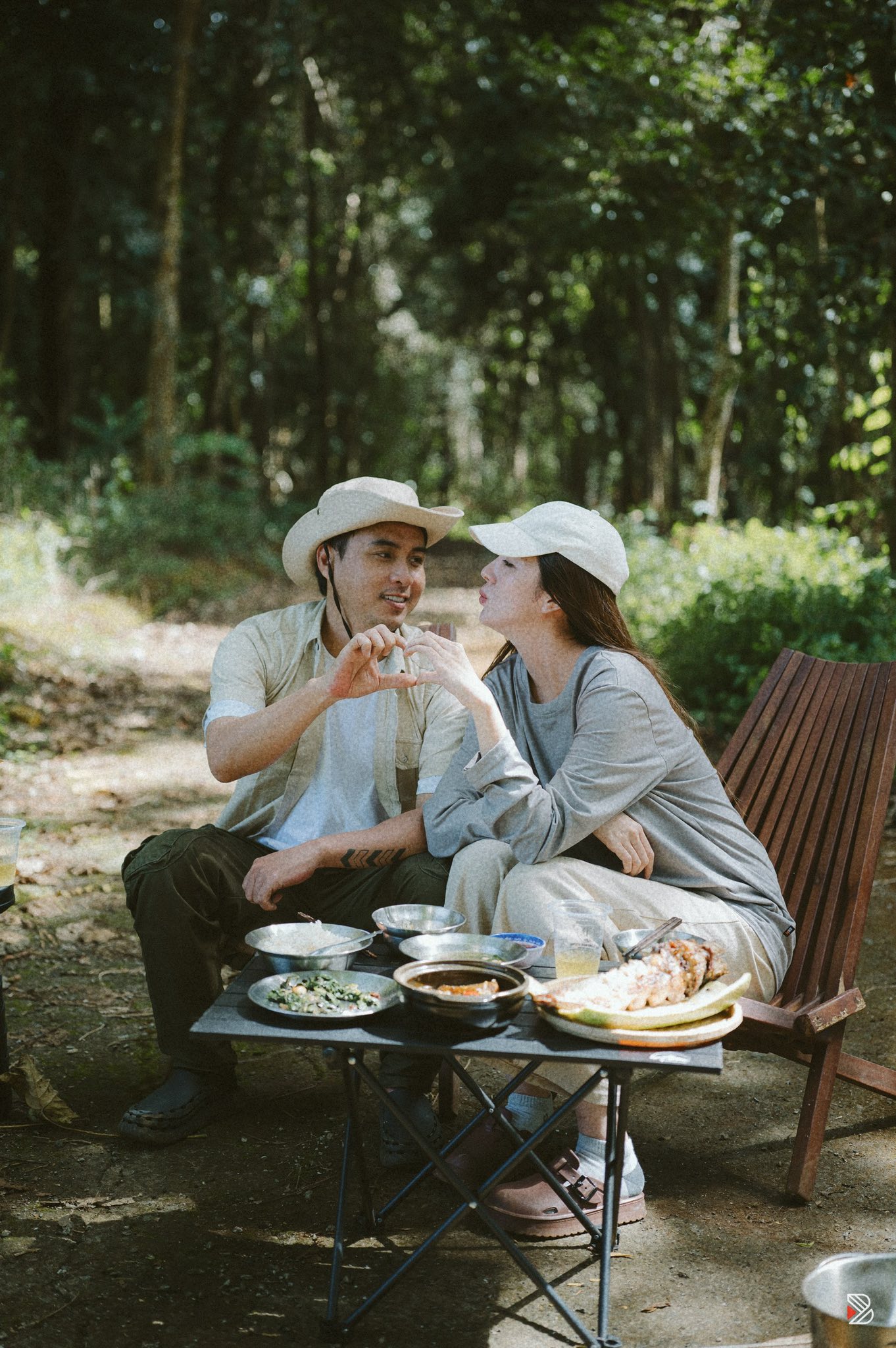 Vợ kém 17 tuổi của Hồ Quang Hiếu đang mang thai con thứ 2?