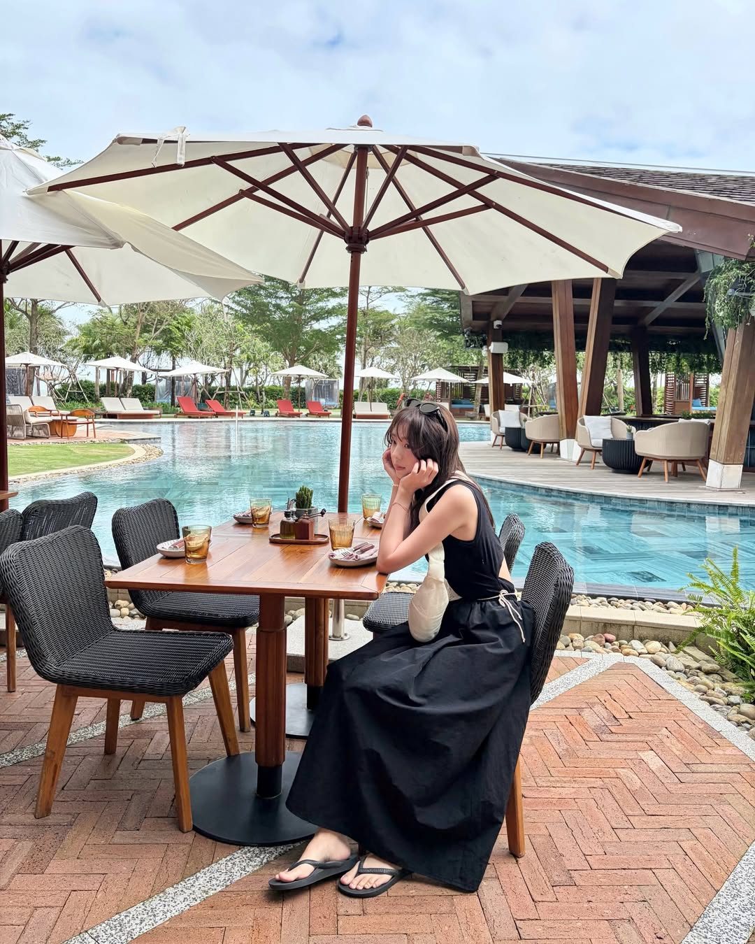 Sao Hàn du lịch Việt Nam: Mặc đẹp không trượt phát nào, có mỹ nữ đội nón lá đúng 