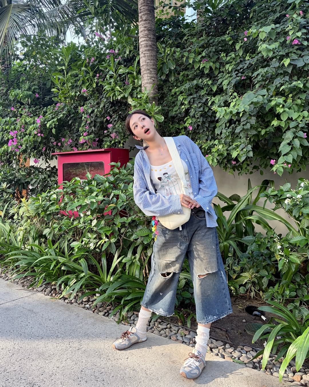 Sao Hàn du lịch Việt Nam: Mặc đẹp không trượt phát nào, có mỹ nữ đội nón lá đúng 