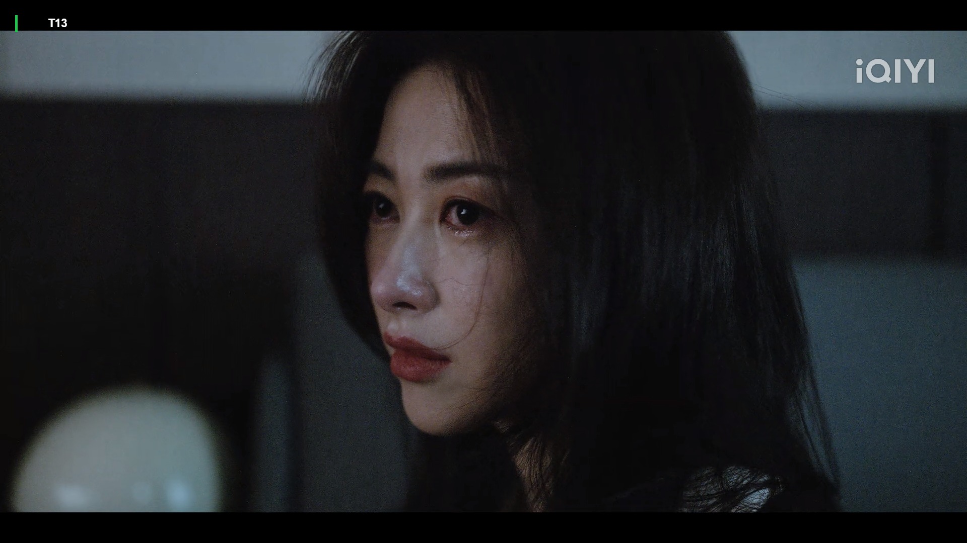 Ở đâu ra lao công đẹp hơn cả phu nhân hào môn thế này: Khoác bao tải vẫn toát ra mùi tiền, sang vừa thôi chứ