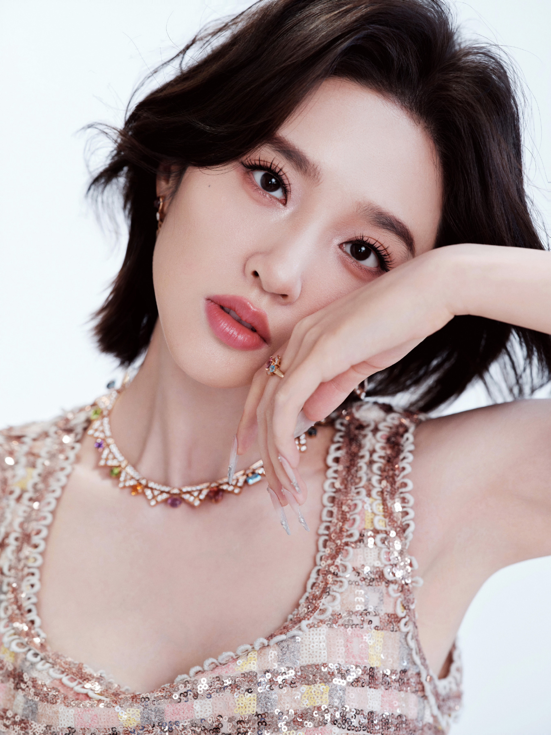 Năm ngoái, Đường Nghệ Hân bị nghi vấn dàn dựng, nói dối về câu chuyện tình cờ đâm sầm vào Trương Nhược Quân rồi nên duyên để gây chú ý. Ảnh: Sina