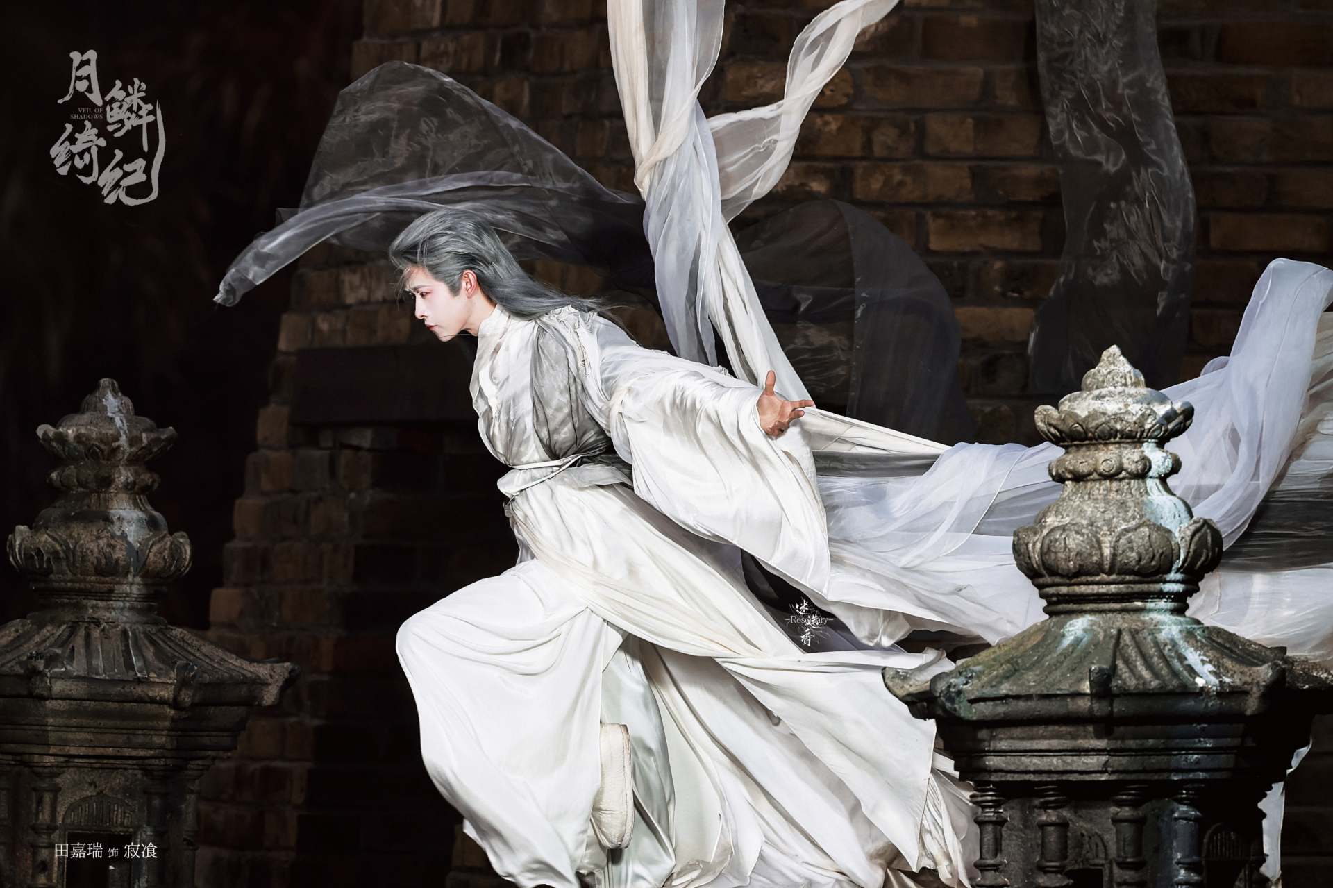 Nam diễn viên có thể khống chế biểu cảm, cơ thể tốt tạo cảm giác nhẹ nhàng, phiêu dật