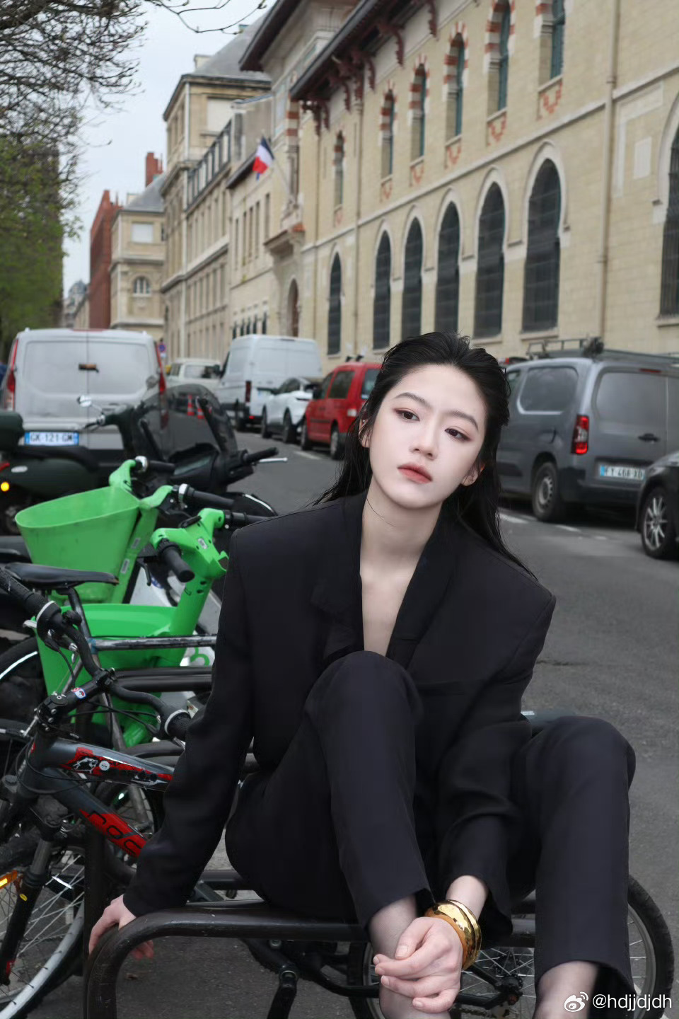 Cô không theo hình tượng ngoan hiền đáng yêu như các sao nữ khác