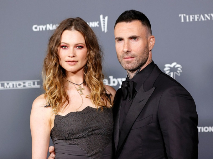 Adam Levine lên tiếng xin lỗi và được vợ tha thứ. Ảnh: X