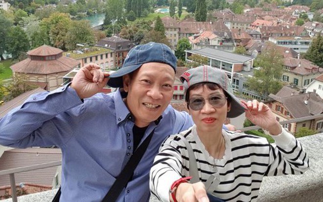 Vợ chồng MC Lại Văn Sâm