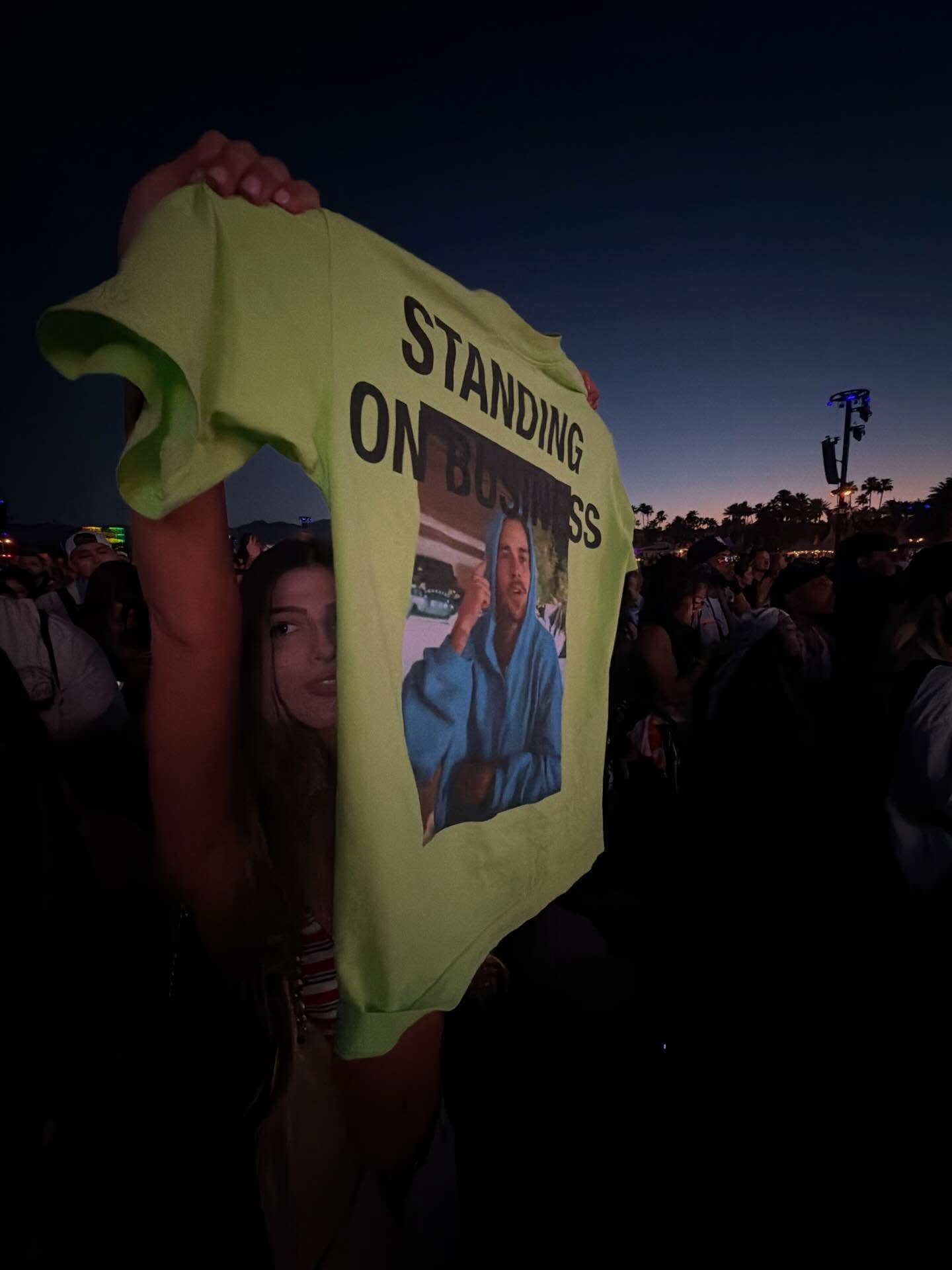 Biberchella là cơ hội tốt để hàng vạn fan girl công khai thể hiện tình cảm dạt dào dành cho Justin Bieber một cách hài hước và trendy.