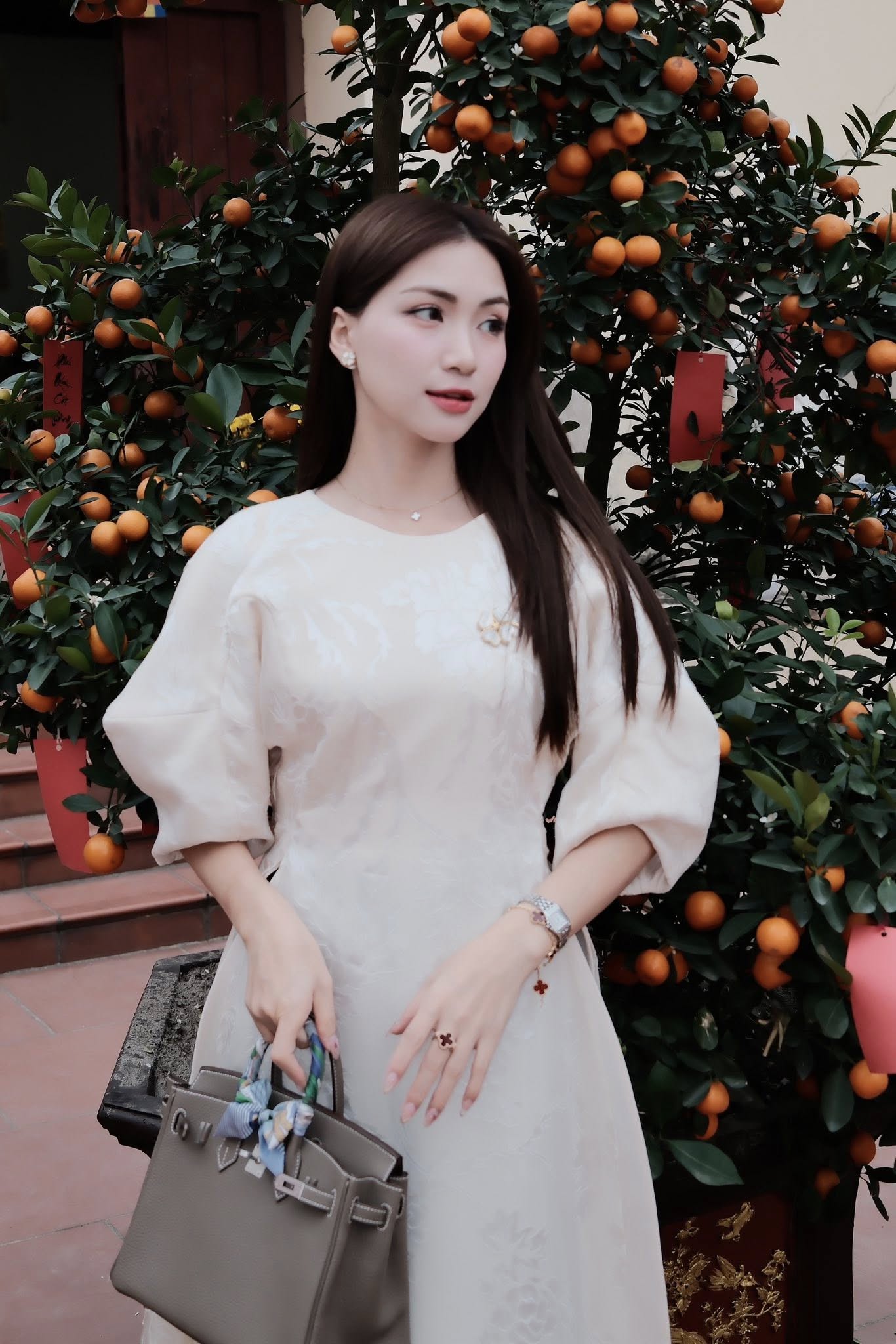 Hoà Minzy nói rõ lý do rằng thời gian tới sẽ chuyển về Bắc nên căn hộ ở TP.HCM ít sử dụng