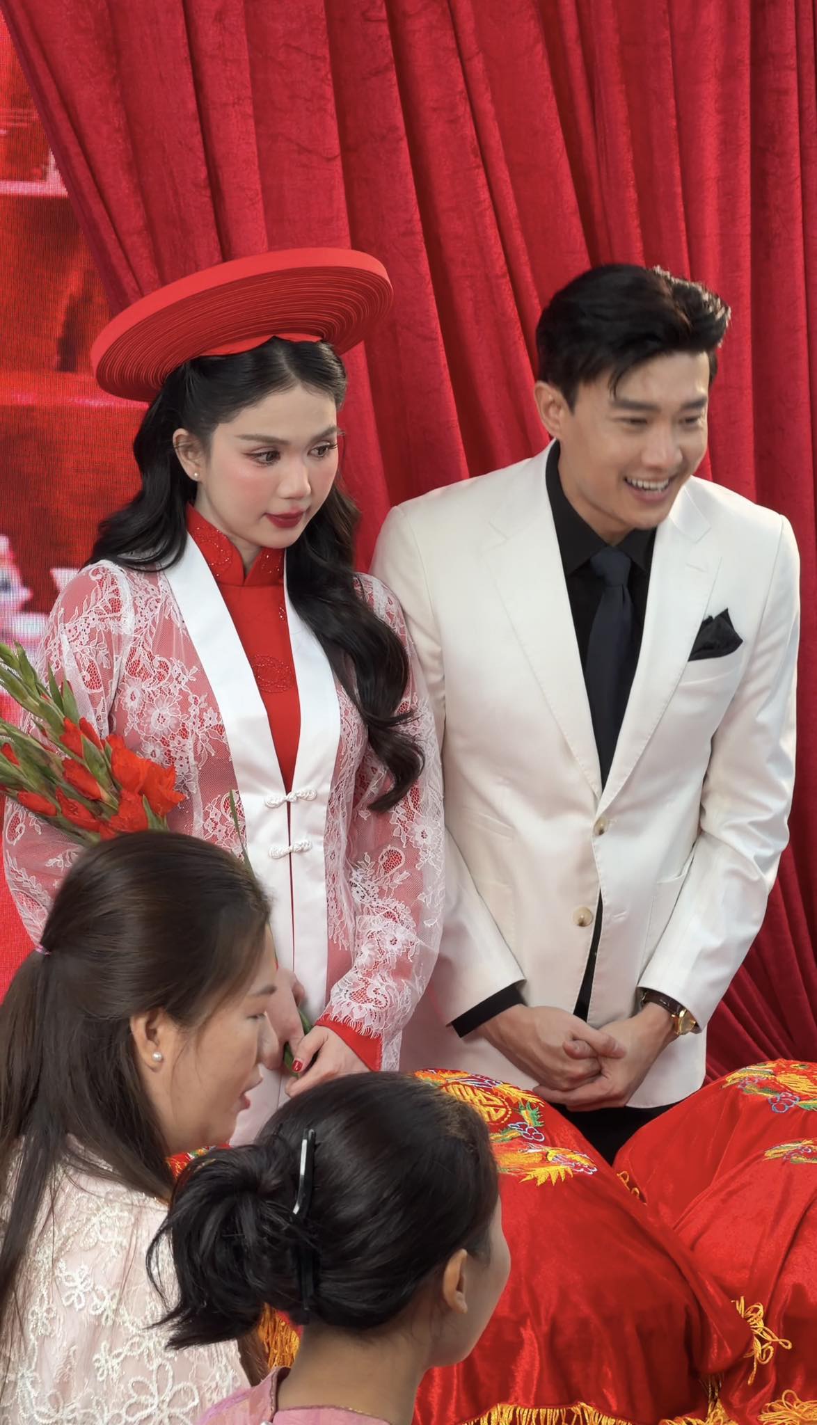   Thời gian qua, anh liên tục được đẩy thuyền với Ngọc Trinh. Ảnh: Tổng hợp  