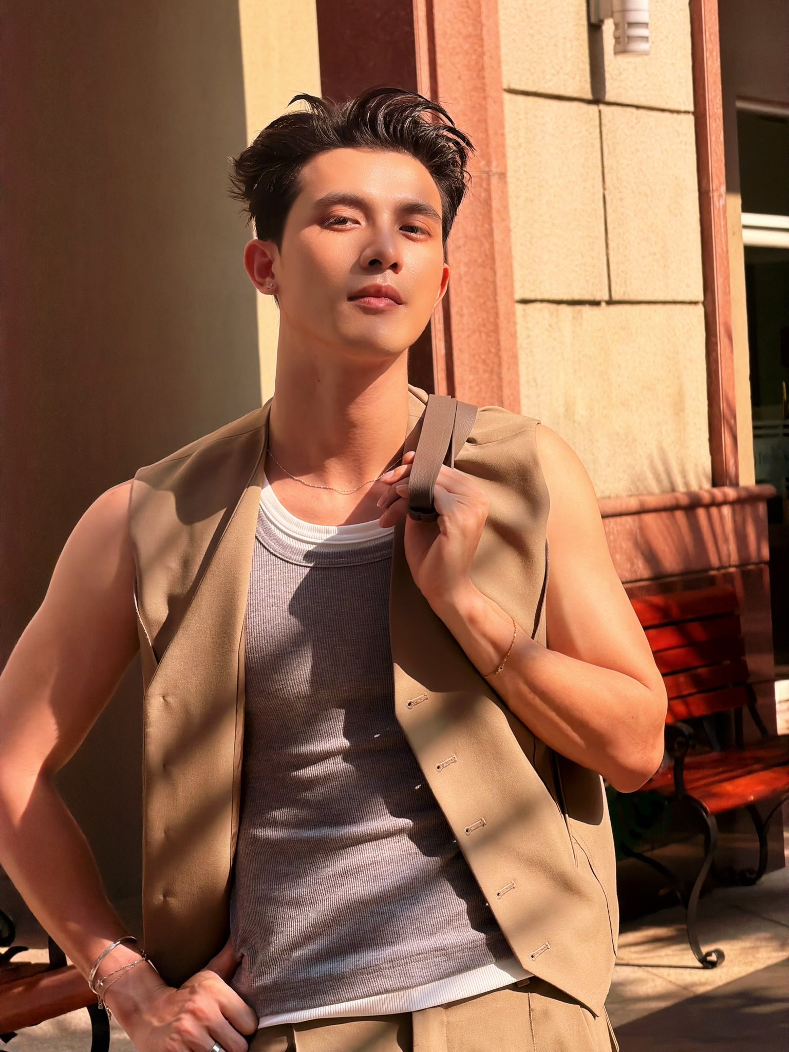   Anh từng tốt nghiệp ngành diễn viên trường Đại học Sân khấu và Điện ảnh TP HCM năm 2019. Ảnh: FBNV  