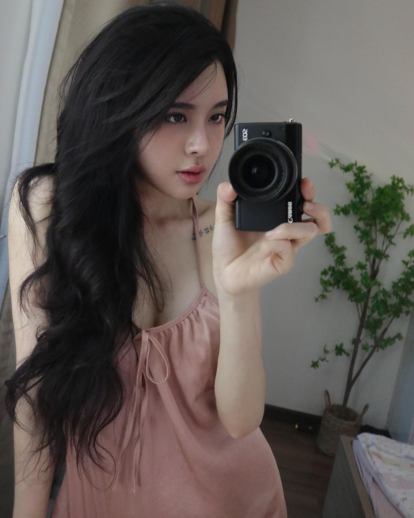 Quá khứ của Trần Bích Hạnh - vợ sắp cưới cầu thủ Văn Thanh