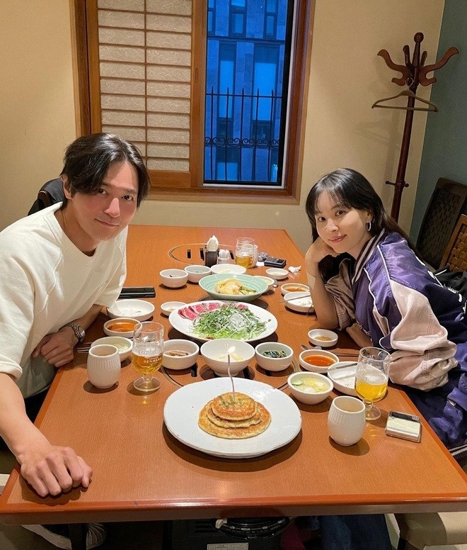 Jang Dong Gun được vợ minh tinh tha thứ, giữ được tổ ấm sau nghi vấn vụng trộm, mua dâm trong lúc vợ mang thai. Ảnh: Instagram.