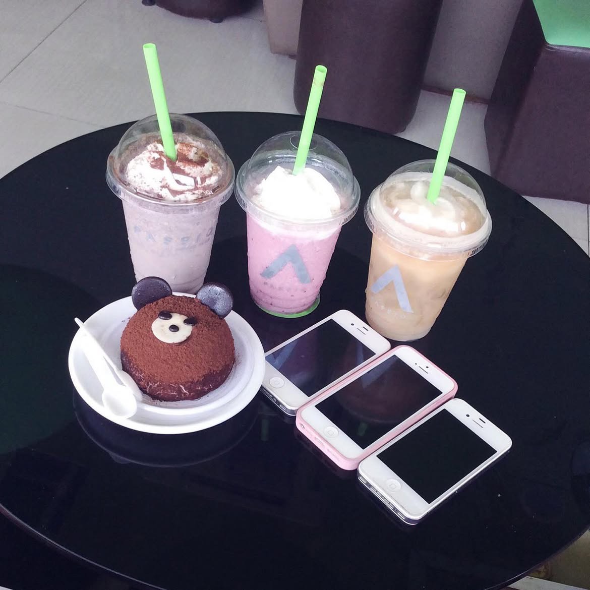 Từng là bá chủ với giá 20k, loạt đế chế trà sữa gắn liền với thanh xuân 9x 2k nay bỗng bốc hơi sạch sẽ