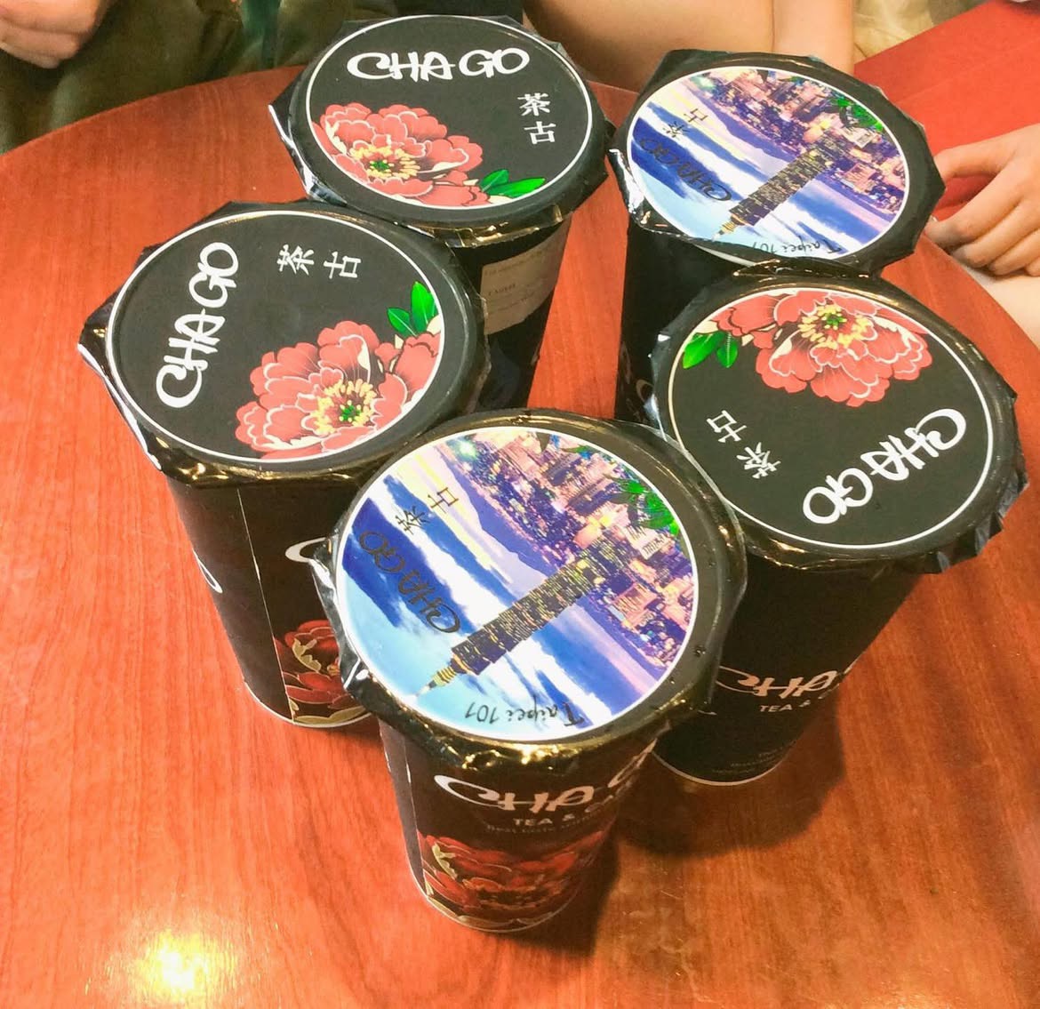 Từng là bá chủ với giá 20k, loạt đế chế trà sữa gắn liền với thanh xuân 9x 2k nay bỗng bốc hơi sạch sẽ