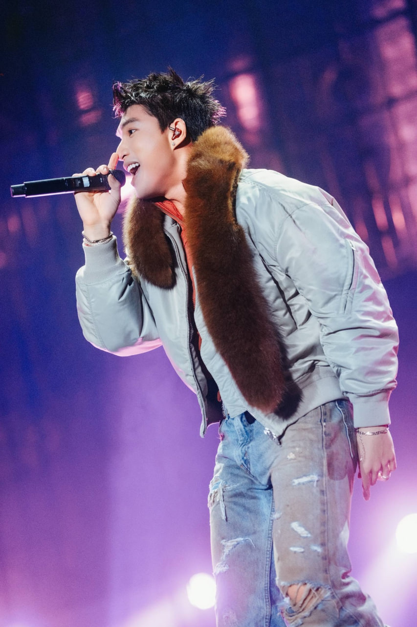 HIEUTHUHAI gặt hái thành công lớn nhờ ngoại hình sáng, phong cách thời trang chỉn chu và sức hút trên các gameshow khiến một bộ phận khán giả gán cho anh danh xưng rapper idol (Ảnh: FBNV)