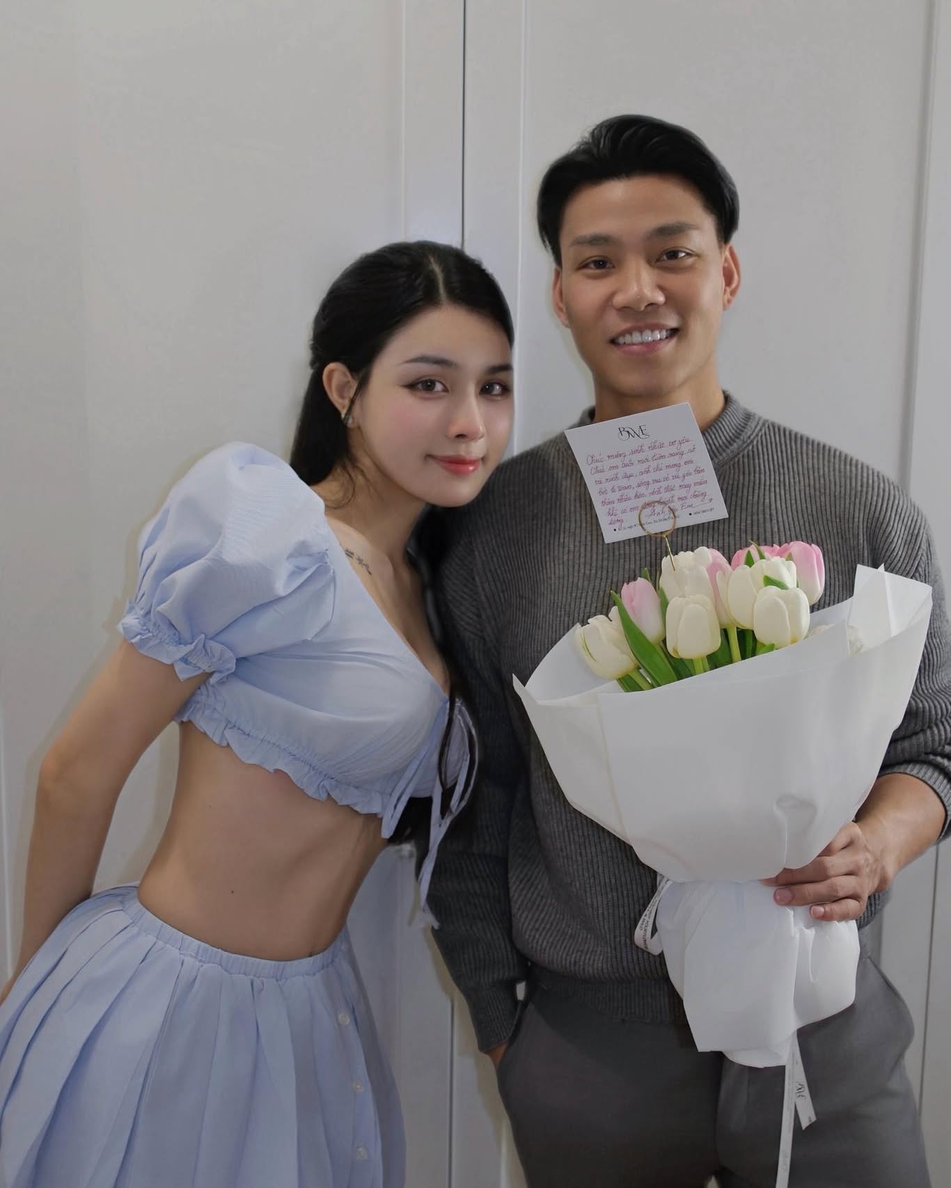 Cặp đôi thường đăng nhiều khoảnh khắc ngọt ngào bên nhau