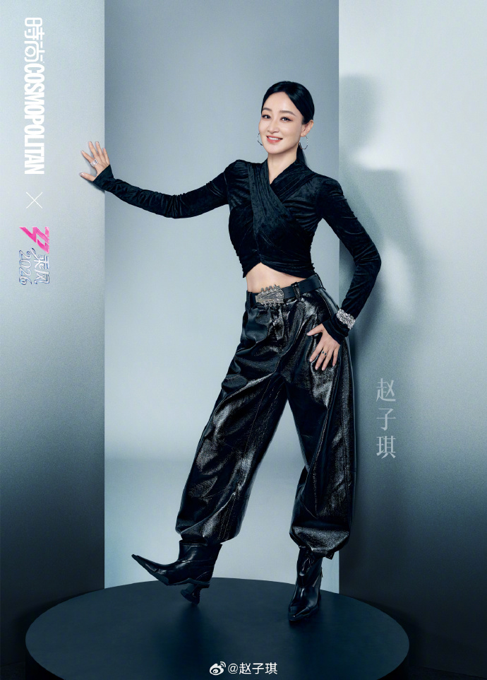 Triệu Tử Kỳ bất mãn cáo buộc show Tỷ Tỷ Đạp Gió Rẽ Sóng cắt ghép ác ý, dàn dựng cảnh cô và Trương Huệ Văn cãi nhau. Hành vi của chương trình có thể khiến Triệu Tử Kỳ hứng chỉ trích từ dư luận. Do đó, cô yêu cầu phía Đạp Gió phải làm rõ mọi chuyện nếu không sẽ tung hết phốt của chương trình lên mạng. Ảnh: Sina.