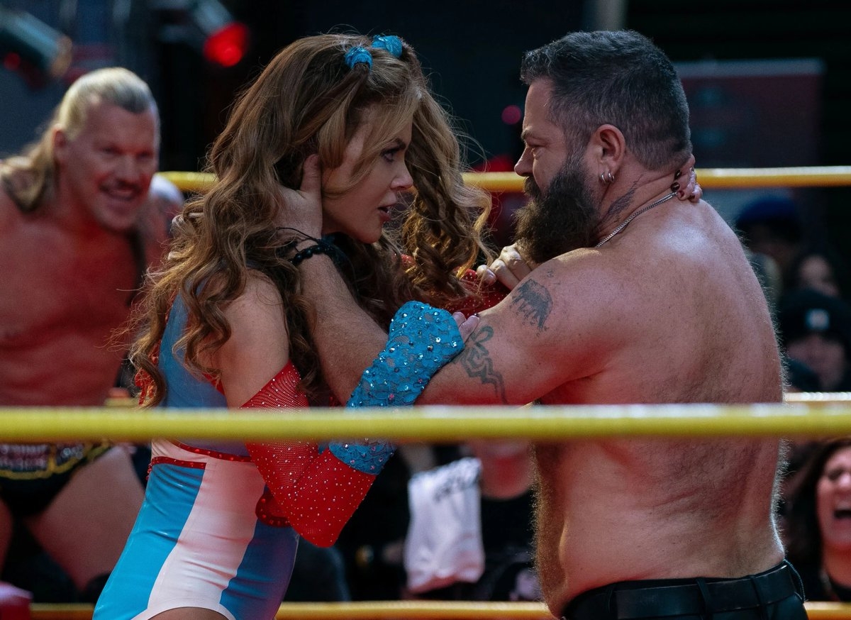 Một vài hình ảnh của nữ minh tinh trong phim Margo's Got Money Troubles.