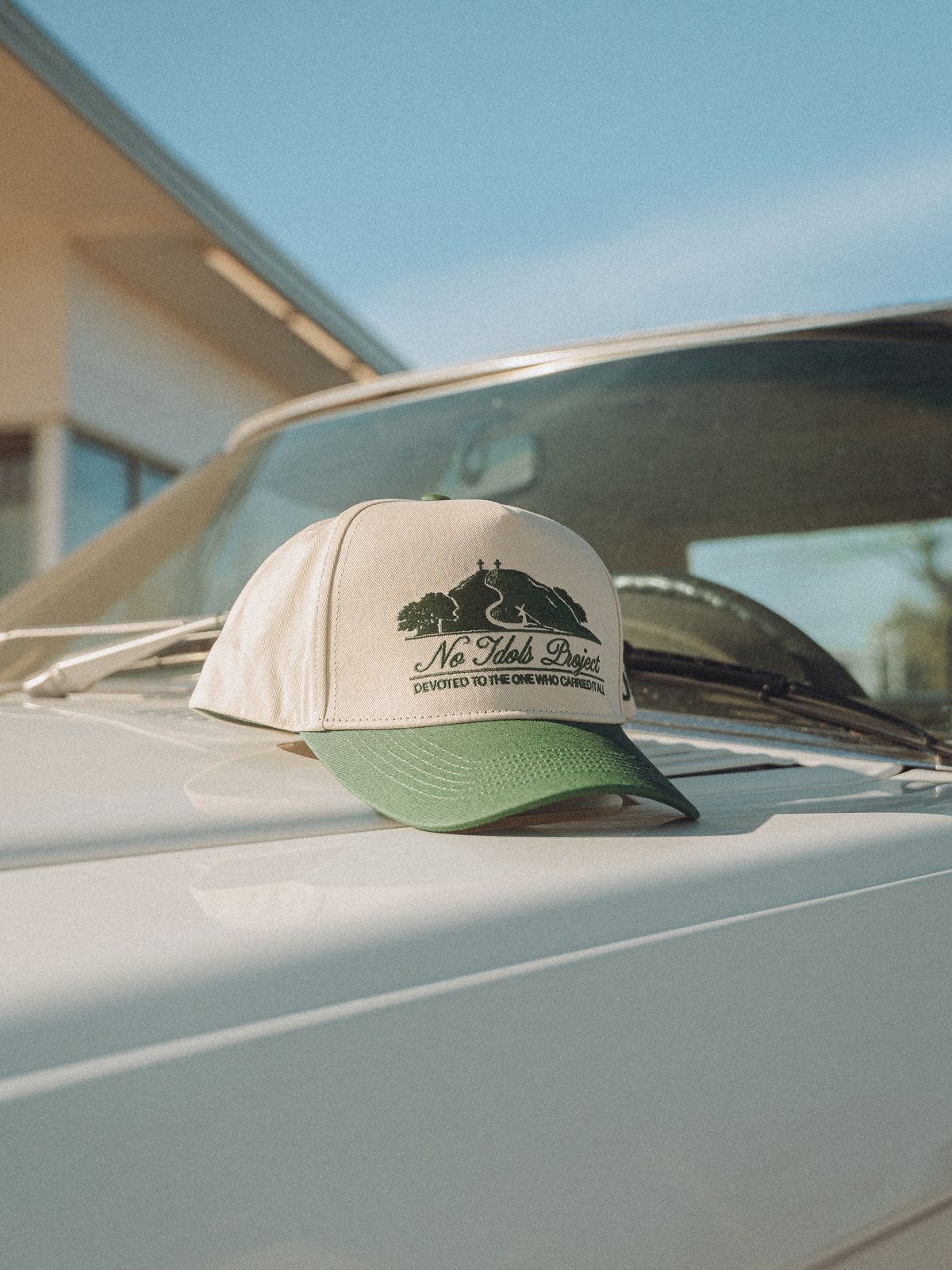 Cơn sốt mũ lưỡi trai vành xanh: Bạn có thể không biết đây là trend nhưng chắc chắn đã từng nhìn thấy chúng