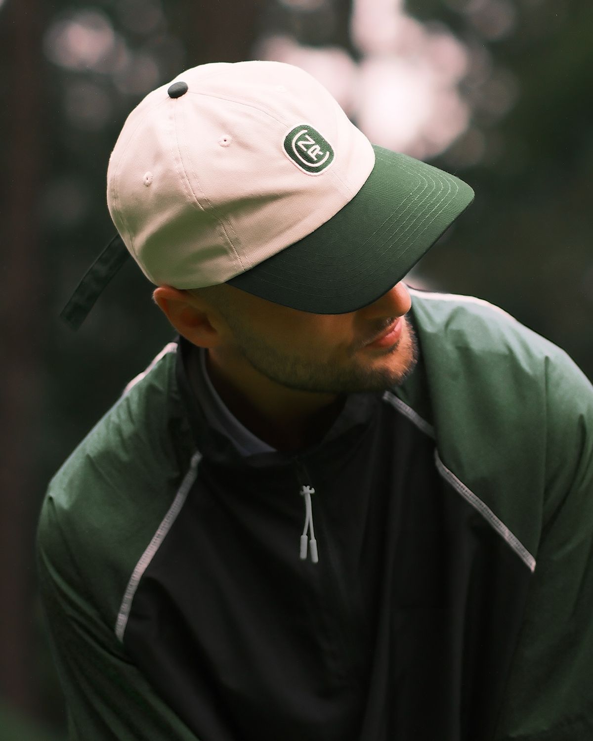 Cơn sốt mũ lưỡi trai vành xanh: Bạn có thể không biết đây là trend nhưng chắc chắn đã từng nhìn thấy chúng